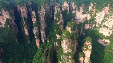航拍张家界,带你看那奇秀无比的仙境奇景!